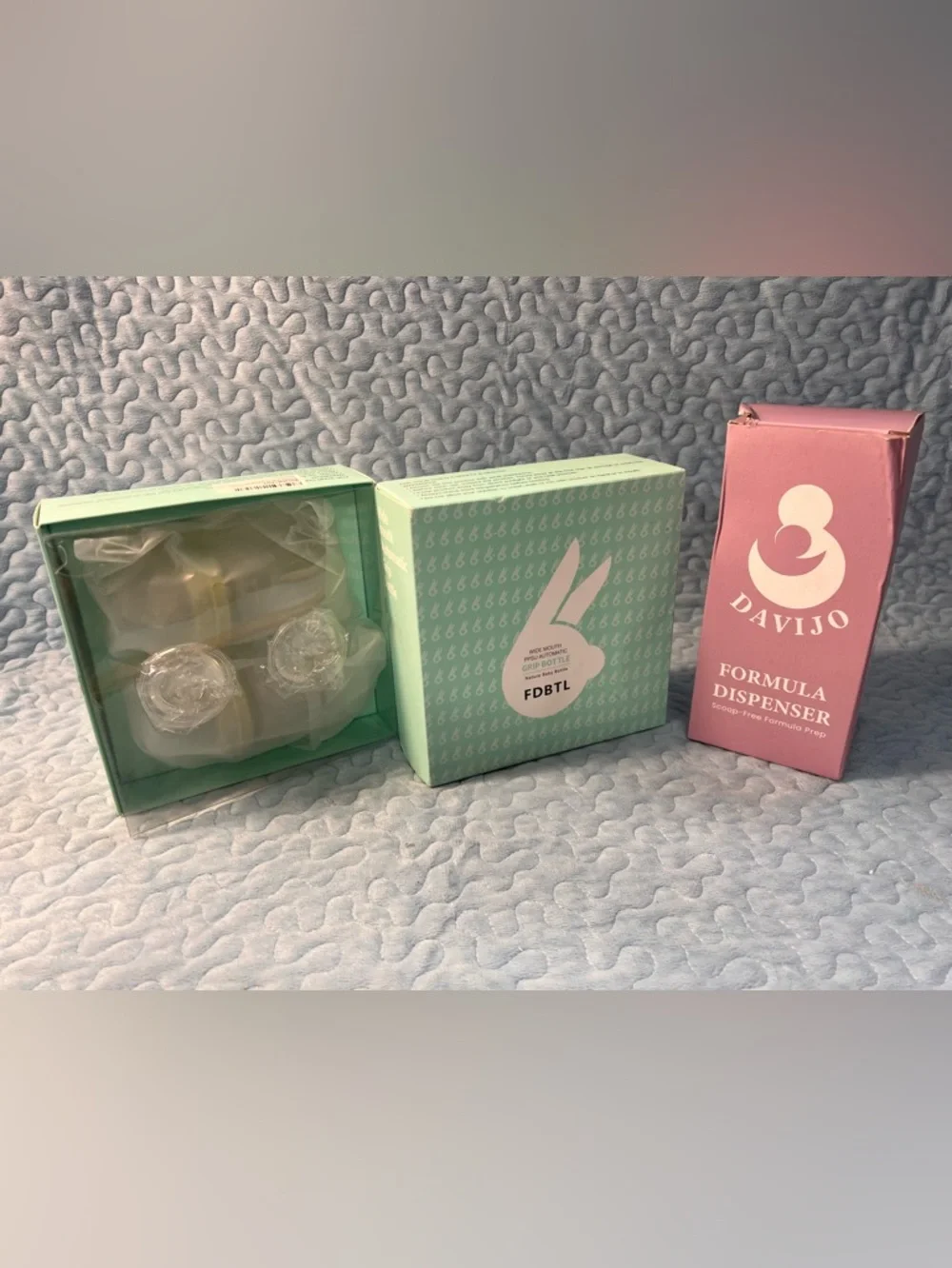 Formula Dispenser & 4 Glass Baby Bottle Set